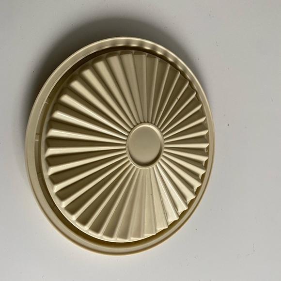 VINTAGE tupperware canister lid 812-19 servalier beige starburst replacement - Picture 2 of 3